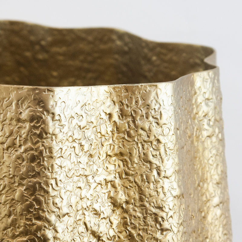 Electroplated Flower Vase - Wholesale Designer Metal Candleholders & Candelabras, Modern Centerpieces, Contemporary Plant Stands in Bulk for Interior Design & Home Decor | Unlimited Containers Inc